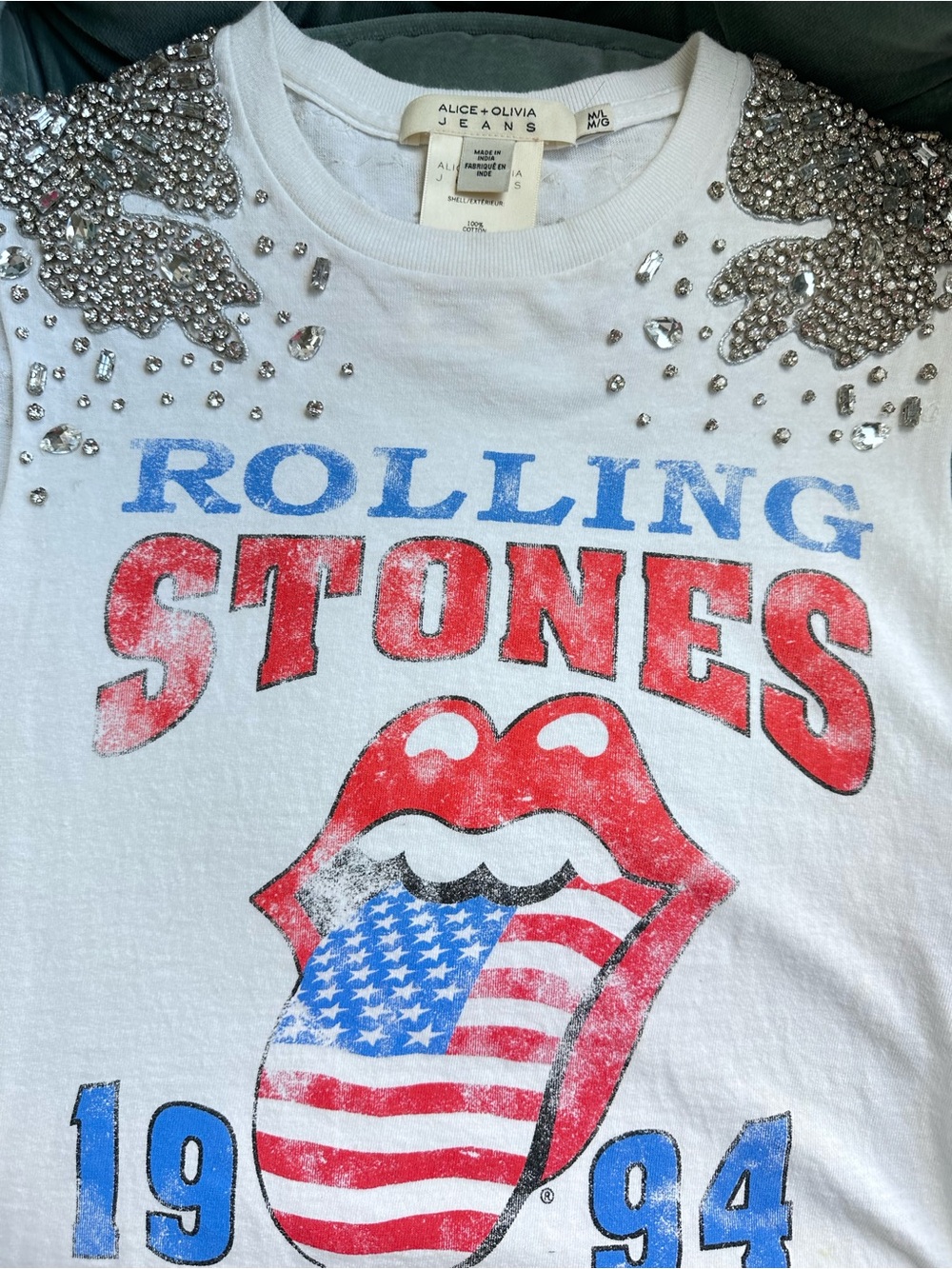 Alice + Olivia White Rolling Stones Graphic Crop Top with Red & Blue Accents - Picture 4 of 9
